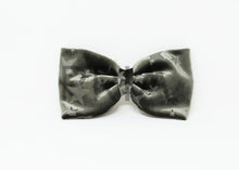 Load image into Gallery viewer, VELVET STAR BOW CLIP