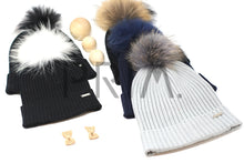 Load image into Gallery viewer, RIBBED HAT WITH POM POM