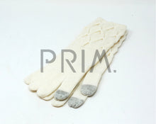 Load image into Gallery viewer, HAND PLEATED ECHO TOUCH GLOVE
