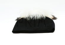Load image into Gallery viewer, POM POM CUFF HAT
