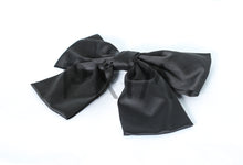 Load image into Gallery viewer, DACEE SILK BOW MEDIUM CLIP
