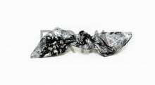 Load image into Gallery viewer, METALLIC LEATHER BOW CLIP
