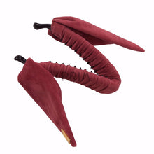 Load image into Gallery viewer, VELVET PETAL BANANA CLIP
