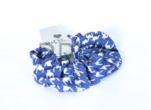 Load image into Gallery viewer, HOUNDSTOOTH SCRUNCHY
