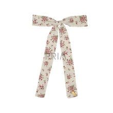 Load image into Gallery viewer, HEIRLOOMS DAINTY FLORAL NARROW LONG CLIP
