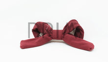Load image into Gallery viewer, LARGE RIBBED WIRE BOW CLIP
