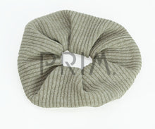 Load image into Gallery viewer, DACEE HEATHERED RIBBED PONY WITH TAILS
