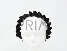 Load image into Gallery viewer, KNIT RUFFLE HEADBAND
