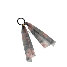 Load image into Gallery viewer, HEIRLOOMS PRINTED NET PONY HOLDER
