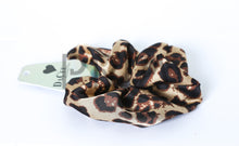 Load image into Gallery viewer, SILK SCRUNCHY
