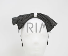 Load image into Gallery viewer, METALLIC BOW WITH GOLD CENTER HEADBAND
