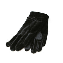Load image into Gallery viewer, VELVET GLOVES STUDS
