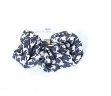 Load image into Gallery viewer, HOUNDSTOOTH SCRUNCHY
