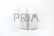 Load image into Gallery viewer, COTTON BONNET WITH NARROW SMOCK
