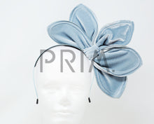 Load image into Gallery viewer, FIVE PETALS VELVET HEADBAND
