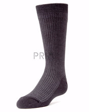 Load image into Gallery viewer, MEMOI BOYS DIAMOND TEXTURE DRESS SOCK
