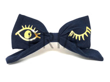 Load image into Gallery viewer, RIBBED BOW CLIP WITH FOIL WINK
