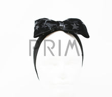 Load image into Gallery viewer, VELVET STAR BOW BABY HEADBAND
