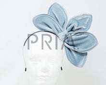 Load image into Gallery viewer, FIVE PETALS VELVET HEADBAND
