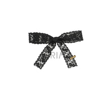 Load image into Gallery viewer, HEIRLOOMS SPRING LACE MEDIUM BOW
