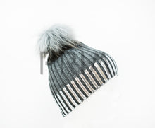 Load image into Gallery viewer, FOIL RIB POM POM HAT
