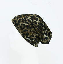 Load image into Gallery viewer, DACEE LARGE SWEATER LEOPARD BEANIE
