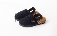Load image into Gallery viewer, ZUBII CABLE SWEATER SLIPPERS
