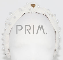 Load image into Gallery viewer, VELVET KNOT WITH PEARLS
