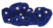 Load image into Gallery viewer, VELVET PEARL SCRUNCHY
