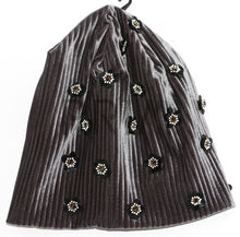 Load image into Gallery viewer, METALLIC FLOWERS BEANIE
