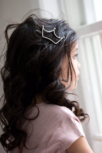 Load image into Gallery viewer, HEIRLOOMS METAL CROWN CLIP
