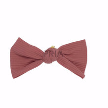 Load image into Gallery viewer, HEIRLOOMS RIBBED KNOT ONE SIDED BOW CLIP
