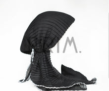 Load image into Gallery viewer, SG WRINKLE PRETIED LUREX BORDER
