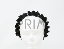 Load image into Gallery viewer, KNIT RUFFLE HEADBAND
