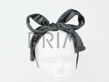 Load image into Gallery viewer, PARTY BOW VELOUR HEADBAND
