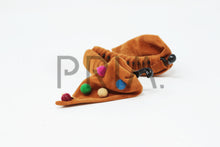 Load image into Gallery viewer, POM POM BANANA CLIP

