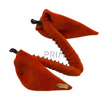 Load image into Gallery viewer, VELVET PETAL BANANA CLIP
