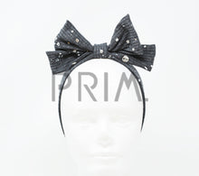 Load image into Gallery viewer, PAINT SPLASHES BOW BABY HEADBAND
