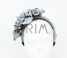 Load image into Gallery viewer, RUFFLE KNIT HEADBAND
